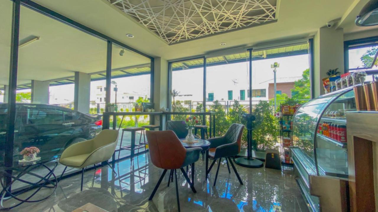 Plearnwan Deluxe Mansion Hotel Bangkok Kültér fotó