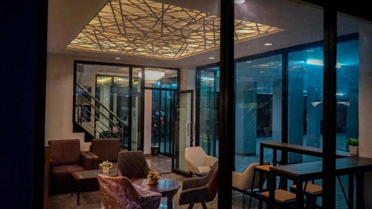 Plearnwan Deluxe Mansion Hotel Bangkok Kültér fotó